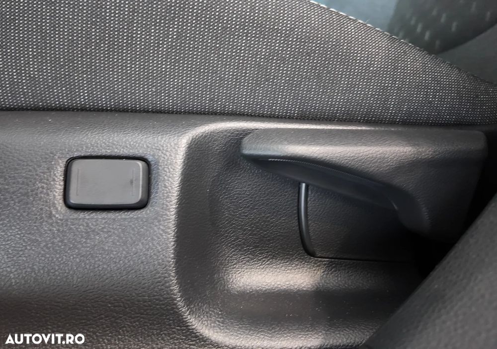 Toyota Corolla 1.8 HSD Business - 12