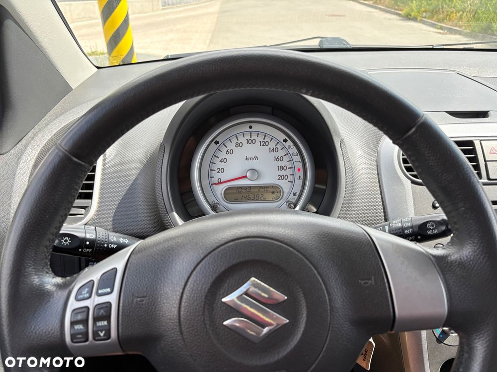 Suzuki Splash 1.0 Club - 8