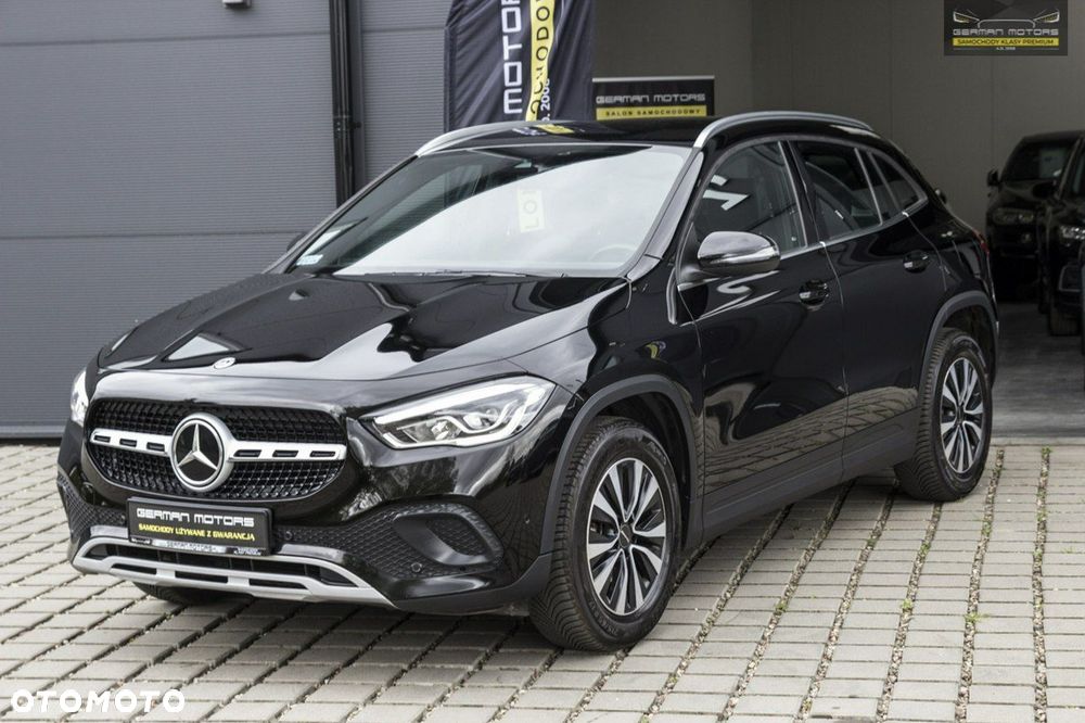 Mercedes-Benz GLA - 13