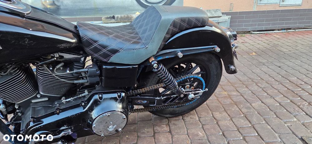 Harley-Davidson Dyna Street Bob - 17