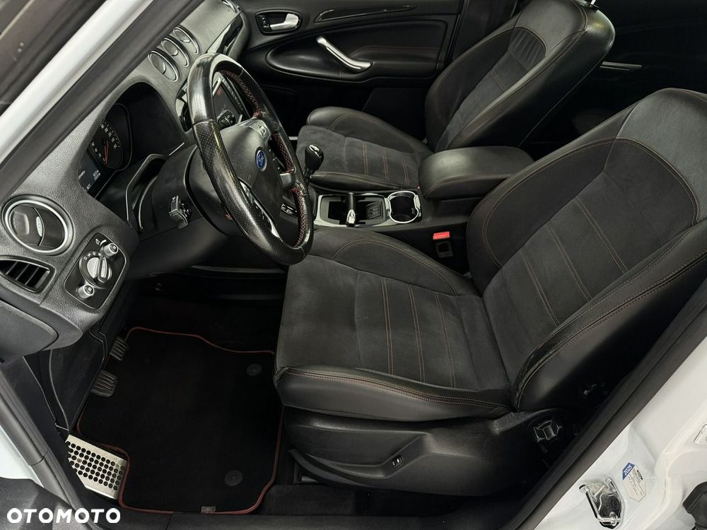 Ford S-Max - 14