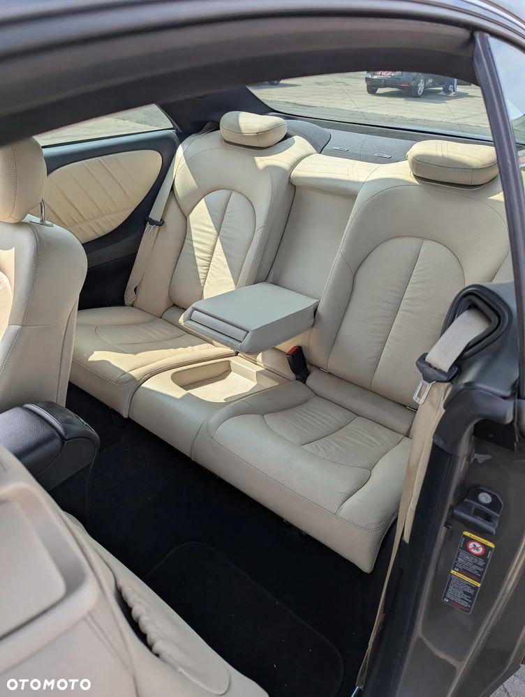 Mercedes-Benz CLK - 13