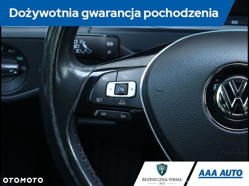 Volkswagen Golf - 20