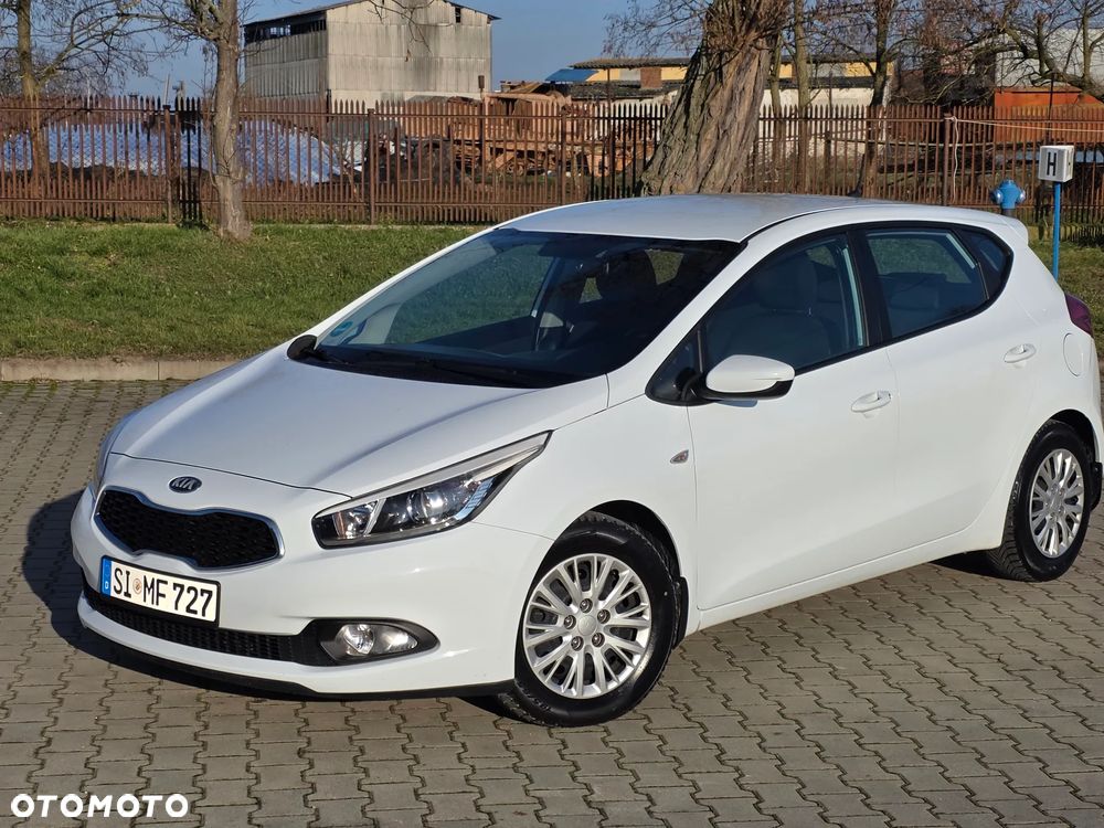 Kia Ceed 1.4 CVVT Fifa World Cup Edition - 1