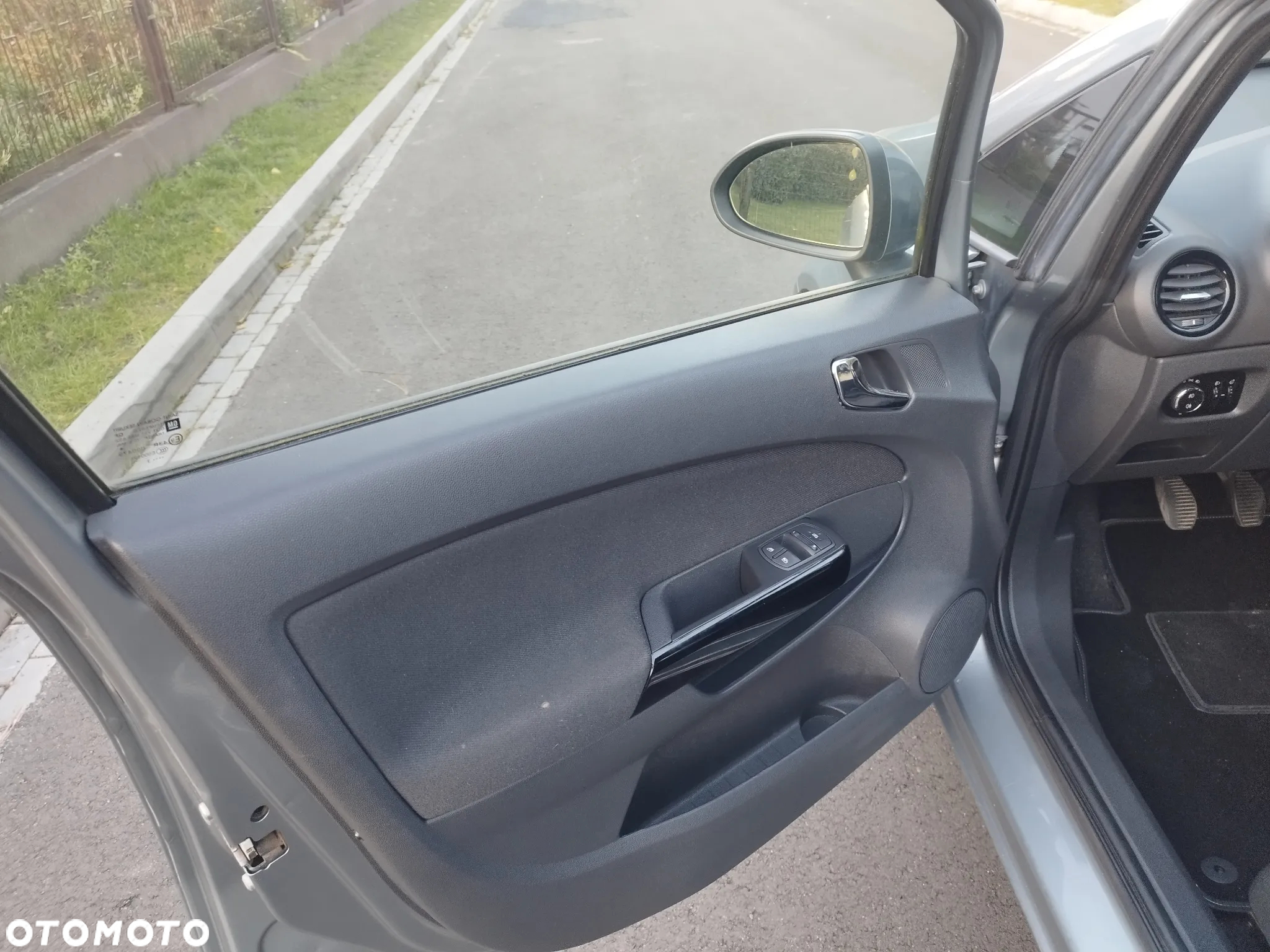 Opel Corsa 1.2 16V Color Edition - 12