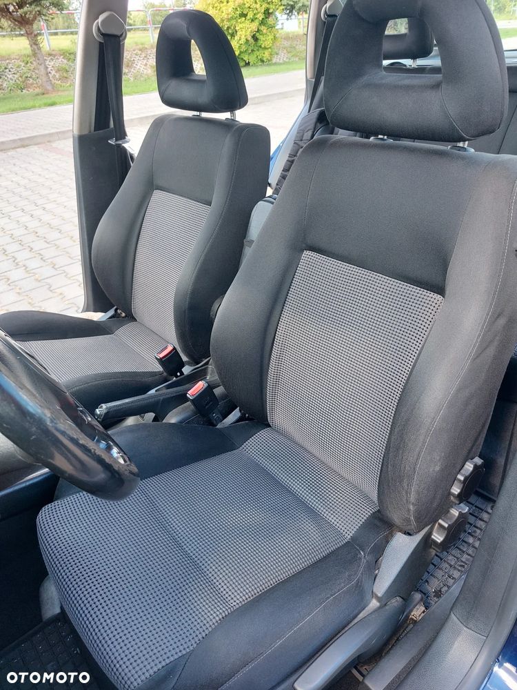 Volkswagen Bora Variant 1.6 - 14