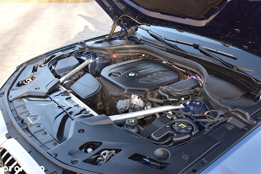 BMW Seria 5 520d MHEV - 12