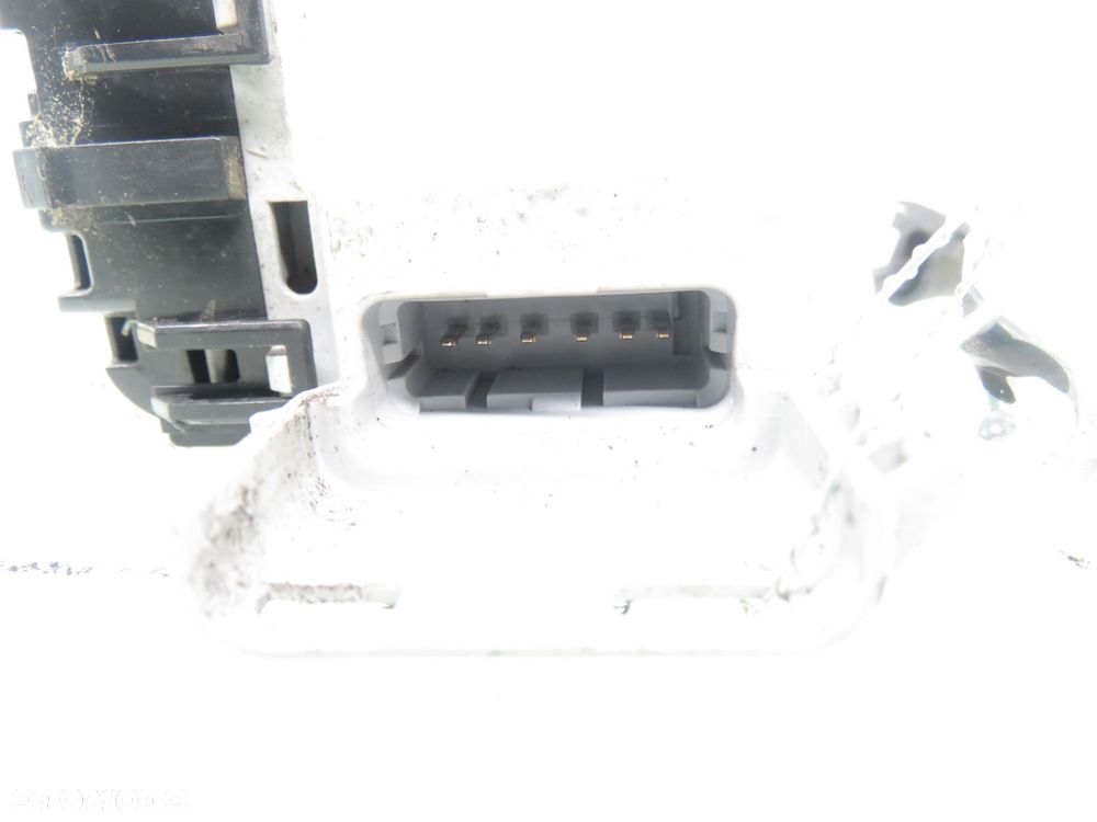 ZAMEK PRAWY TYLNY CITROEN C4 I 9681337080 6 PIN - 4