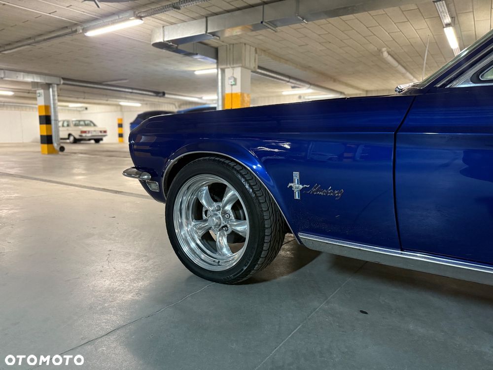 Ford Mustang - 8
