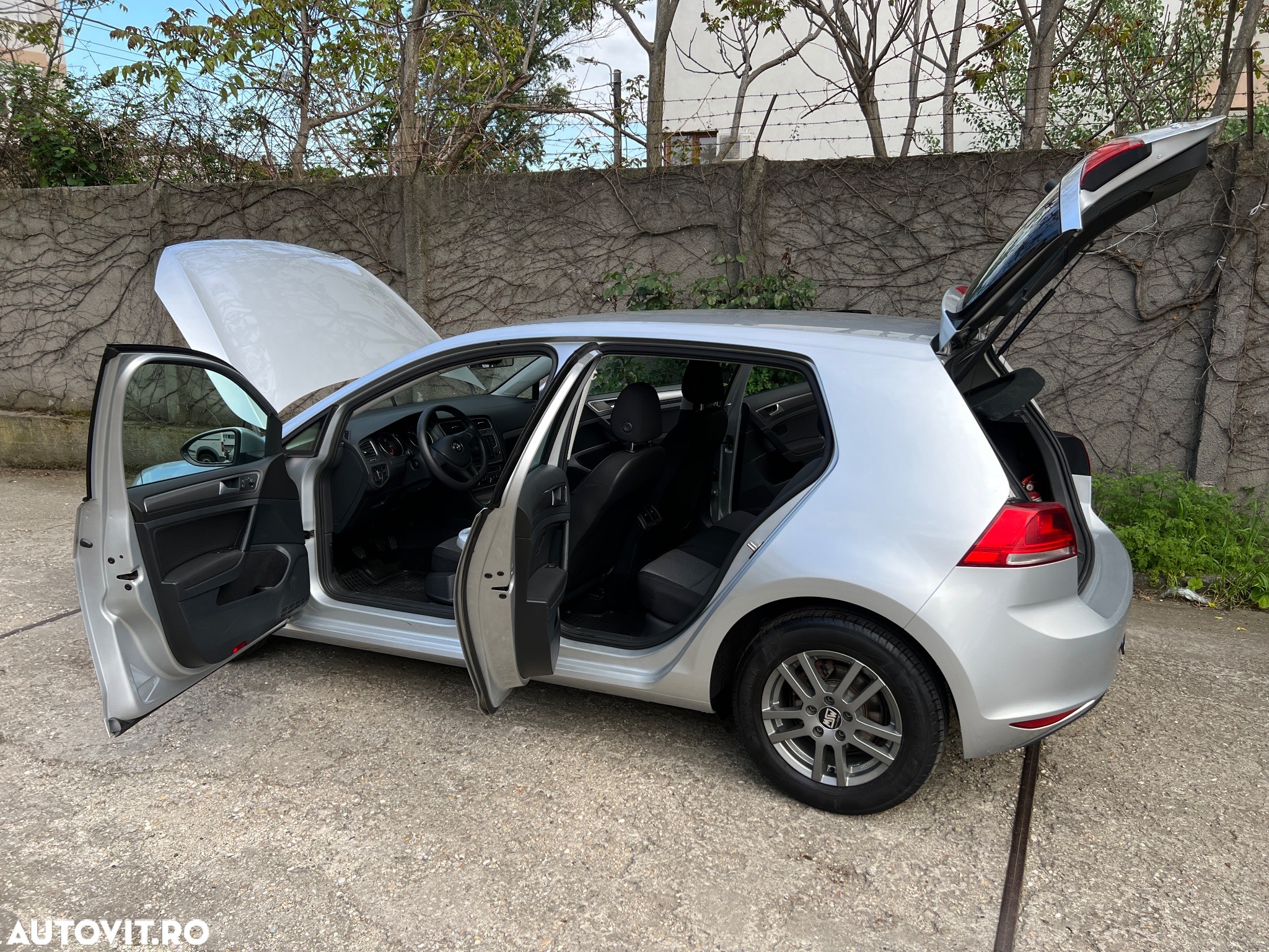 Volkswagen Golf 1.6 TDI BMT Comfortline - 4
