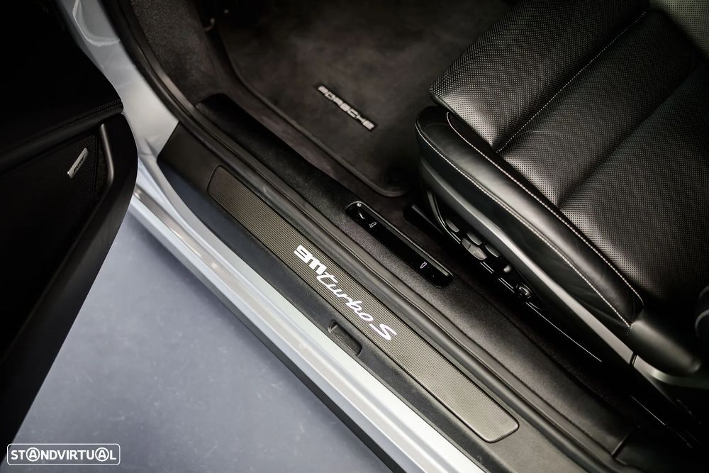 Porsche 911 (992) Turbo S - 19