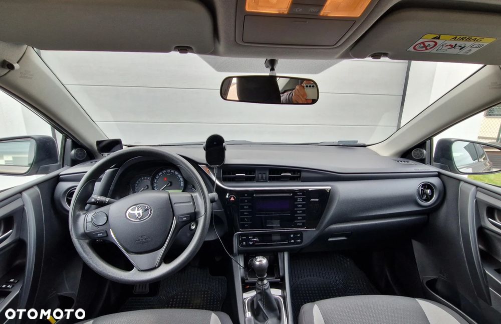 Toyota Auris 1.6 Active - 9