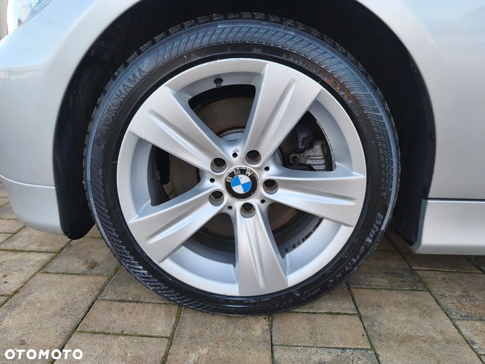 BMW Seria 3 330i - 33