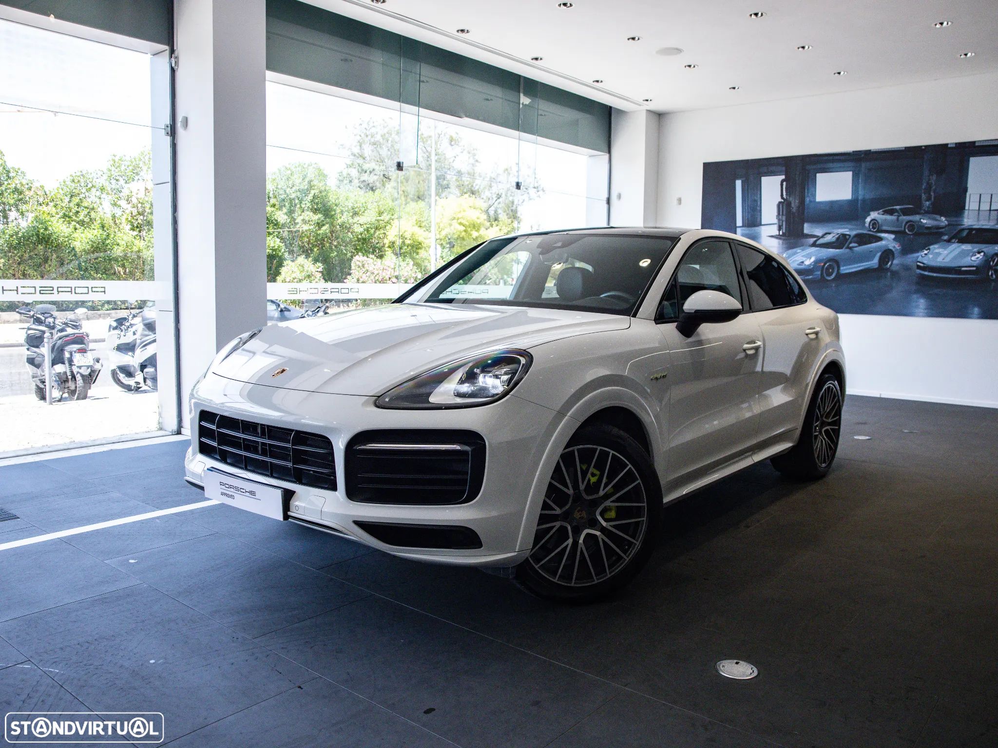 Porsche Cayenne Coupé E-Hybrid - 1