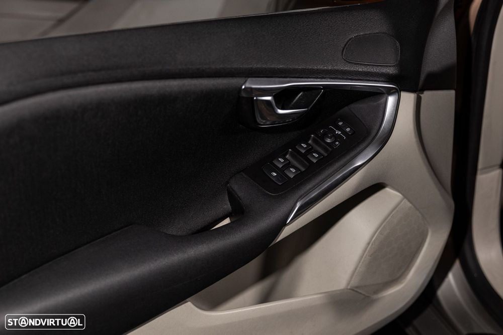 Volvo V40 1.6 D2 Eco Kinetic - 19