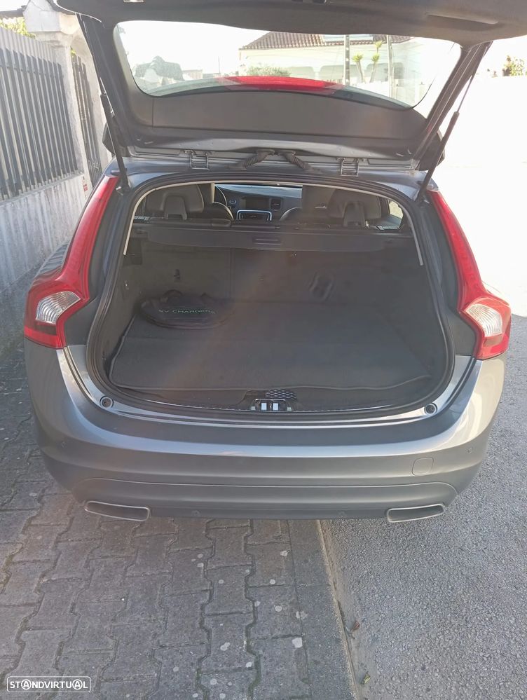 Volvo V60 D6 Plug-In-Hybrid AWD Geartronic Momentum - 8