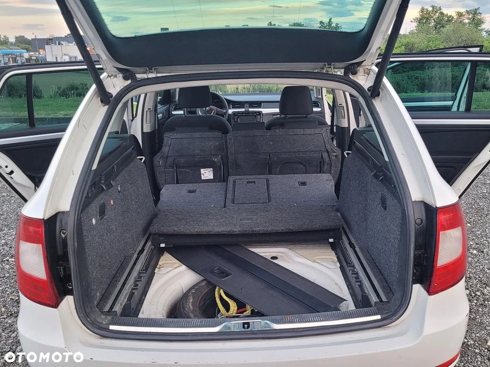 Skoda Superb 1.8 TSI Elegance DSG - 28