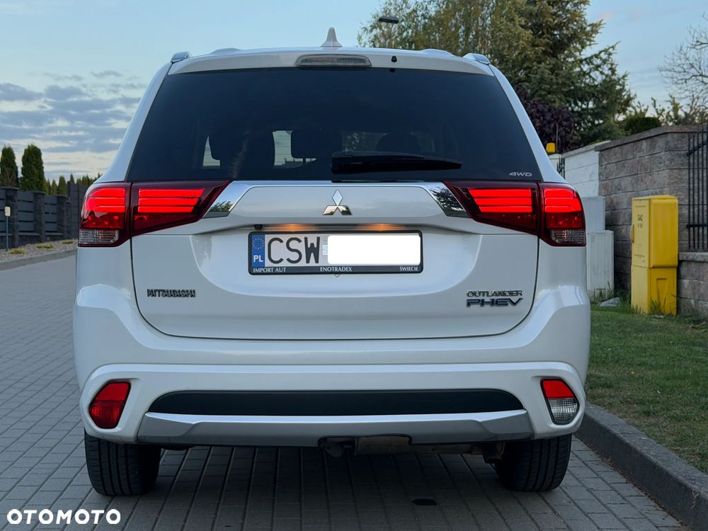 Mitsubishi Outlander 2.0 4WD Plus - 24