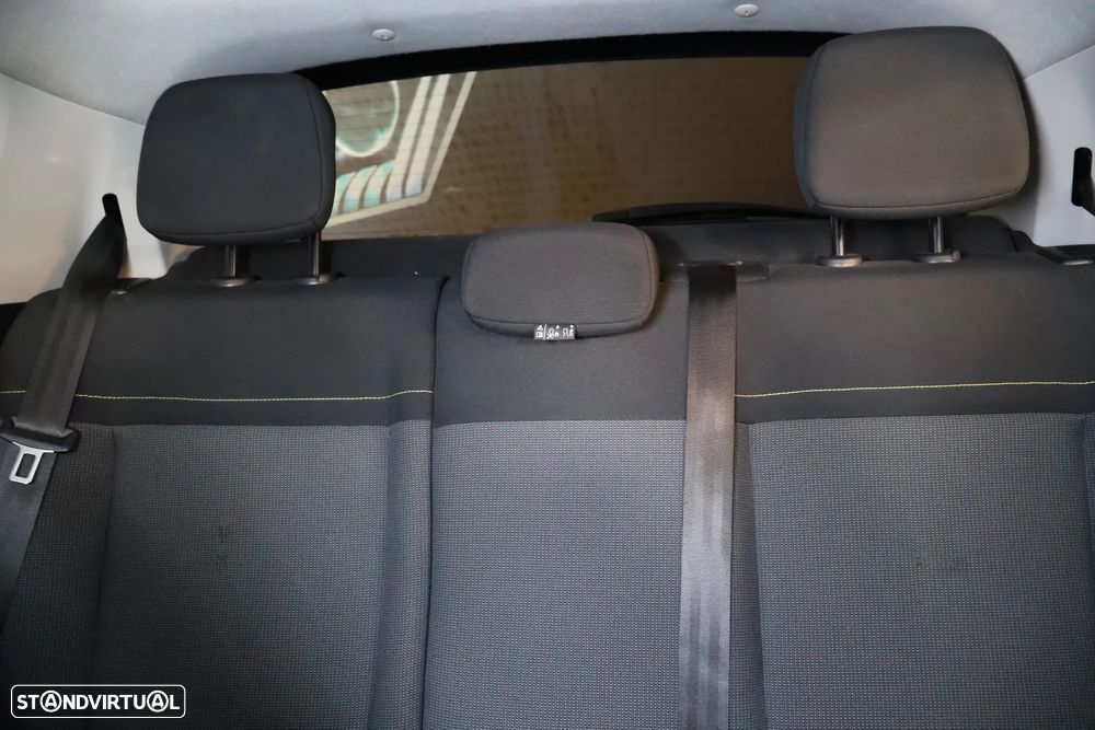 Citroën C3 1.2 PureTech Shine - 28