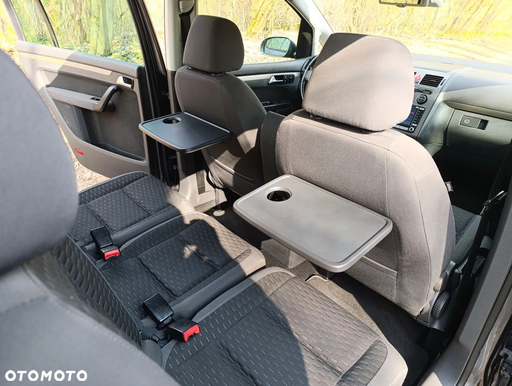 Volkswagen Touran - 14