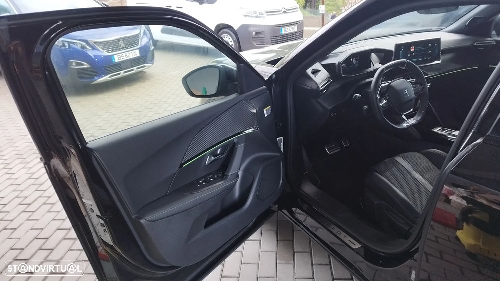 Peugeot e-208 GT - 14