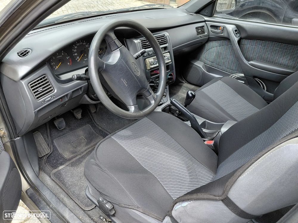 Toyota Carina - 7
