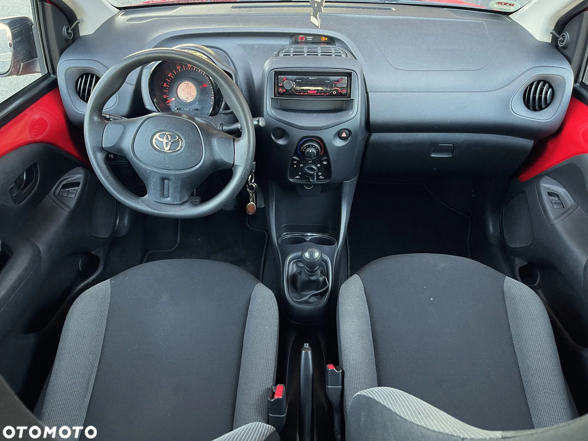 Toyota Aygo x - 17