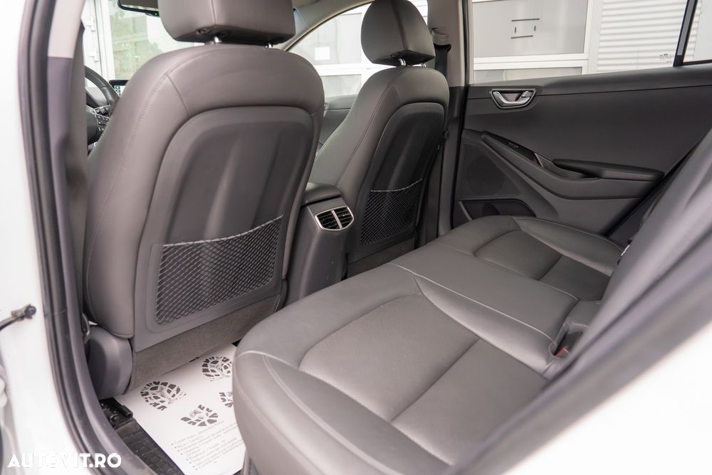 Hyundai IONIQ - 17