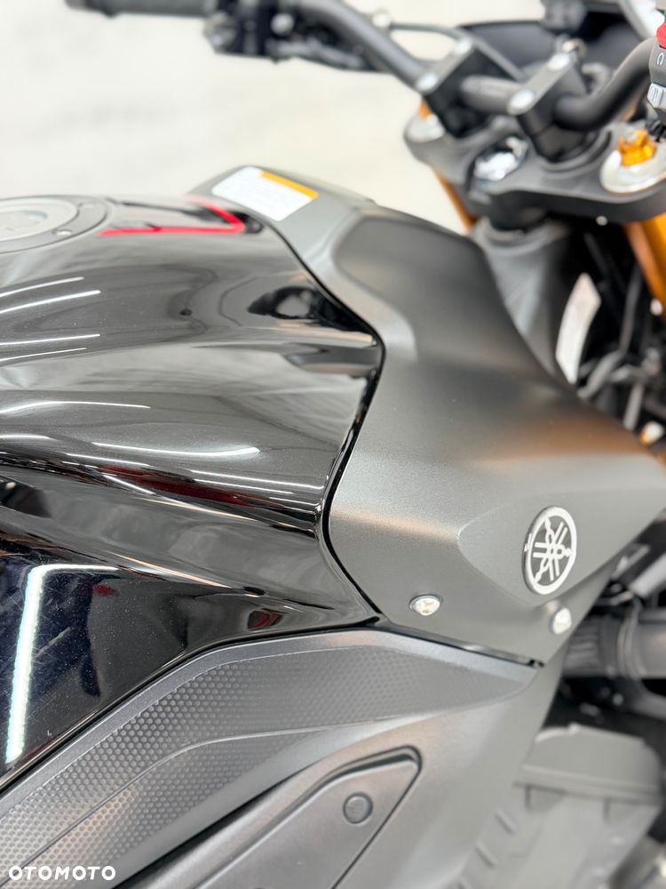 Yamaha FZ8 - 18