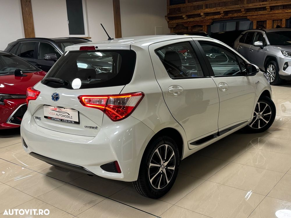 Toyota Yaris 1.5 VVT-i HSD Sol - 3