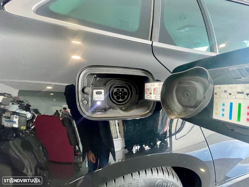 Renault Mégane Sport Tourer E-TECH Plug-in 160 INTENS - 29