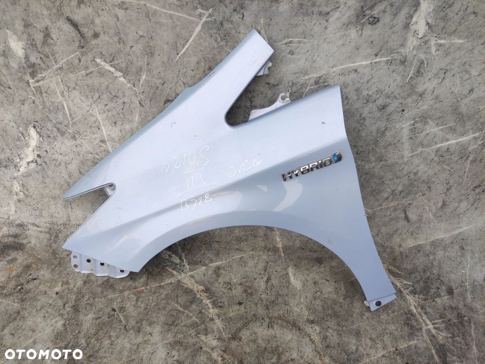 BŁOTNIK SREBRNY LEWY PRZÓD PRZEDNI TOYOTA PRIUS III ORG LAKIER 09-15