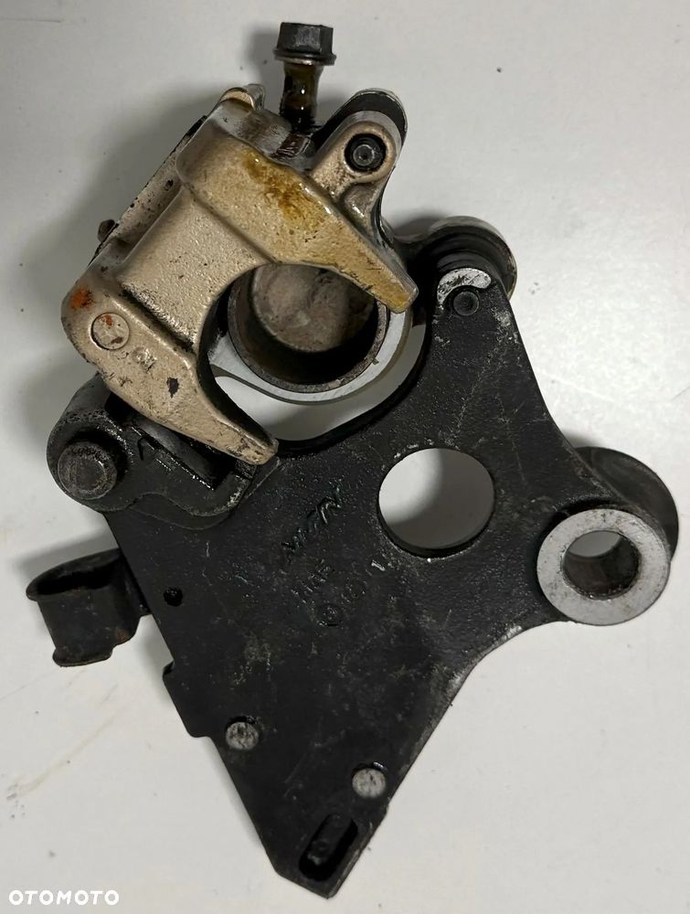 Honda CB 600F Hornet PC34 zacisk hamulca tył - 2