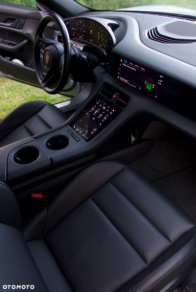 Porsche Taycan 4S Performance Plus - 10