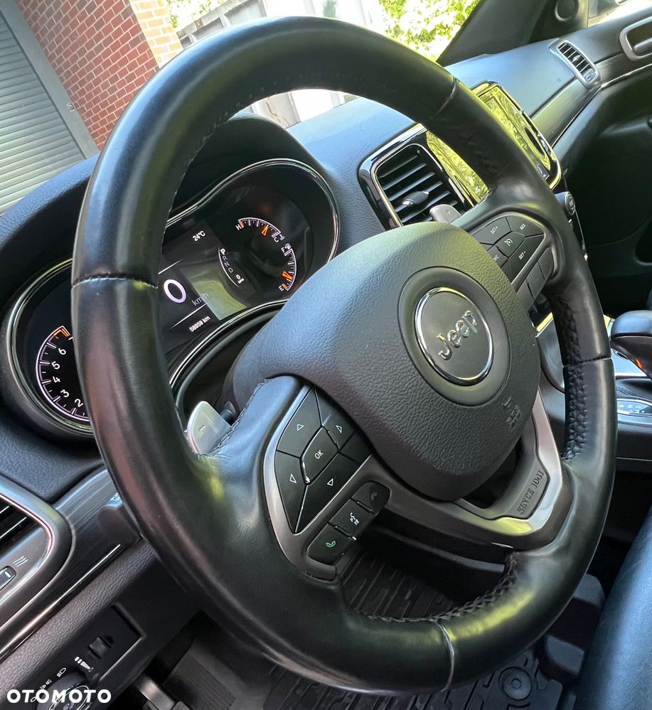 Jeep Grand Cherokee - 15