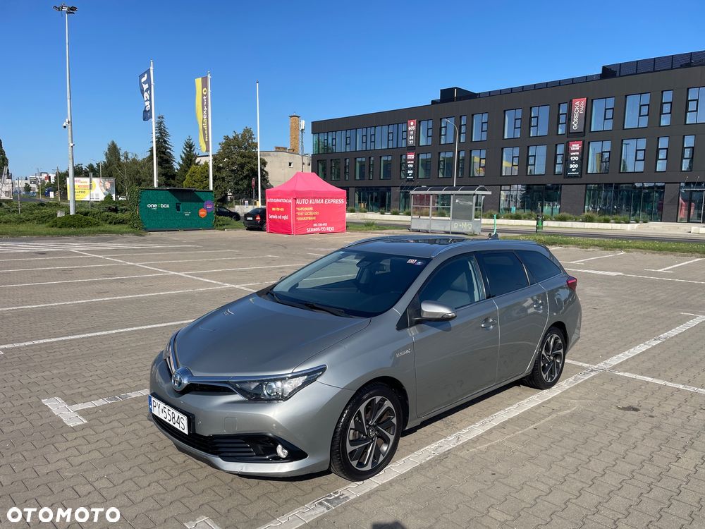 Toyota Auris 1.8 HSD Luna - 1