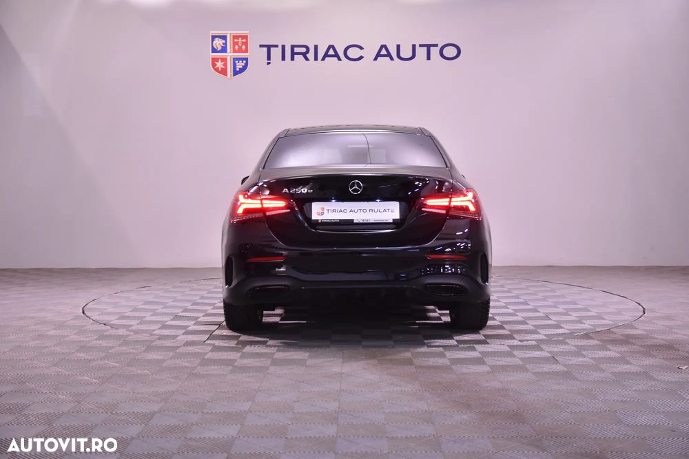 Mercedes-Benz A ver-250-e-8g--dct-amg-line - 4