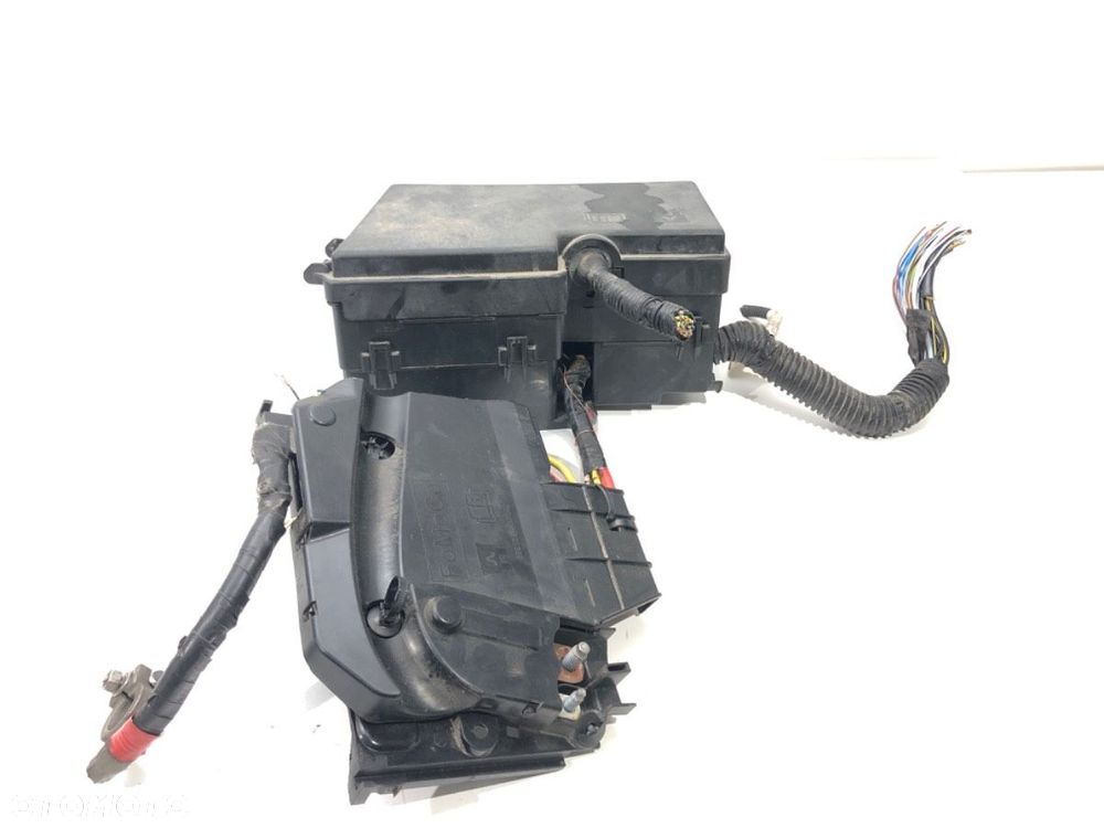 SKRZYNKA BEZPIECZNIKÓW  FORD FOCUS III Turnier 2010 - 2022 1.6 Ti 92 kW [125 KM] benzyna 2010 - - 1