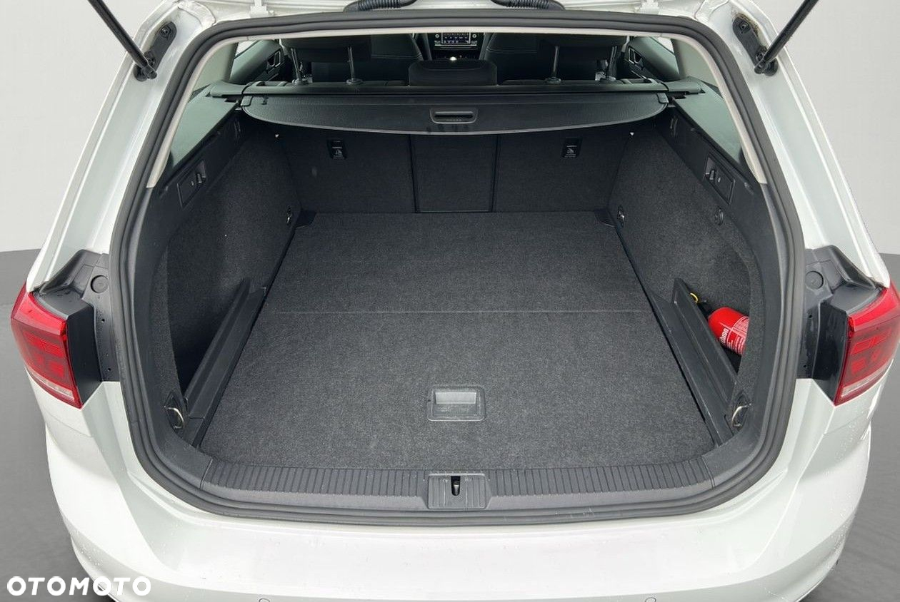 Volkswagen Passat 2.0 TDI EVO Business DSG - 22