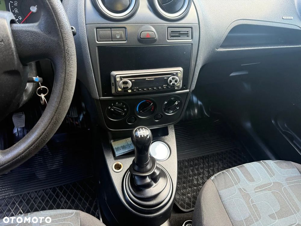 Ford Fiesta 1.3 Ambiente - 6