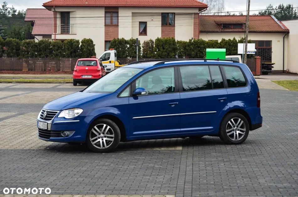 Volkswagen Touran 2.0 TDI DPF Highline - 6