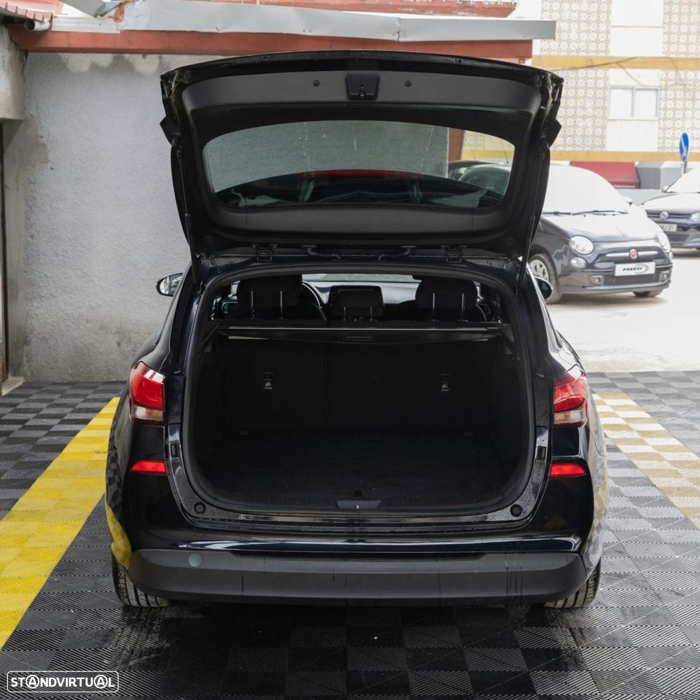 Hyundai i30 SW 1.6 CRDi Blue Comfort+Navi - 7