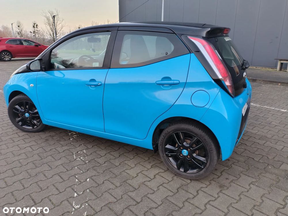 Toyota Aygo x-play touch - 4