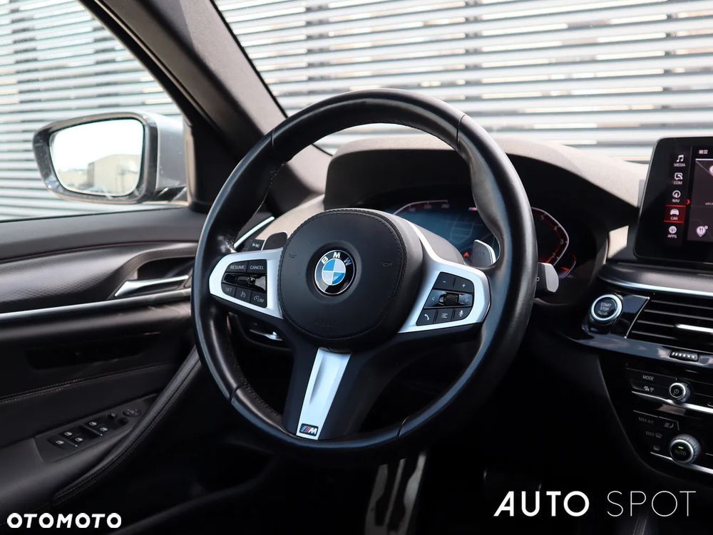 BMW Seria 5 540i xDrive mHEV M Sport sport - 22