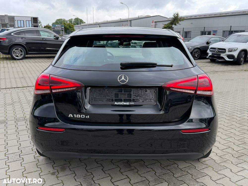 MERCEDES-BENZ A-Class 2022 — imagine 10