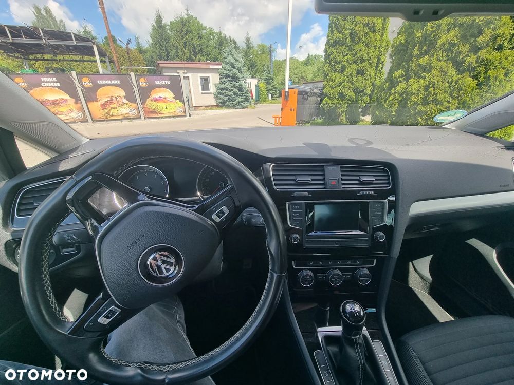Volkswagen Golf - 12