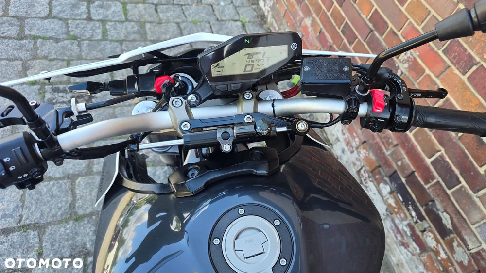 Yamaha MT - 16