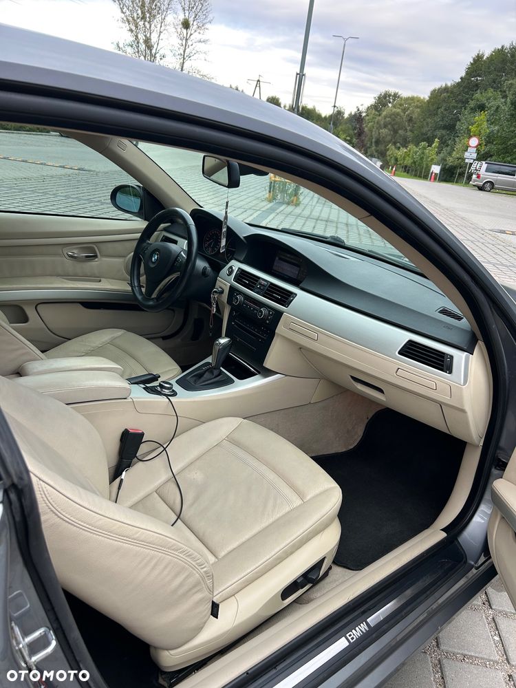 BMW Seria 3 320d Coupe - 13