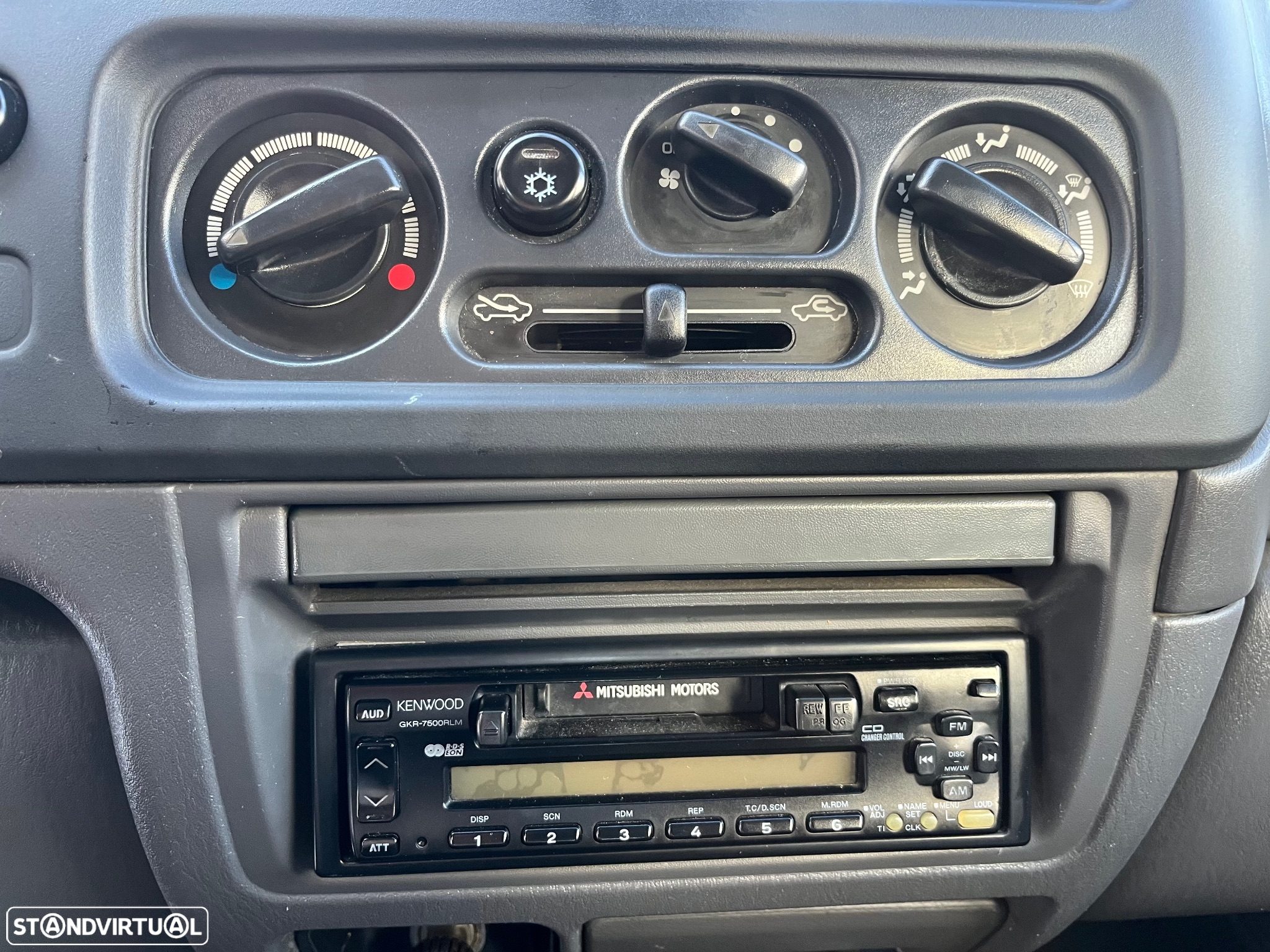 Mitsubishi Pajero 2.5 TD GLX Longo - 33