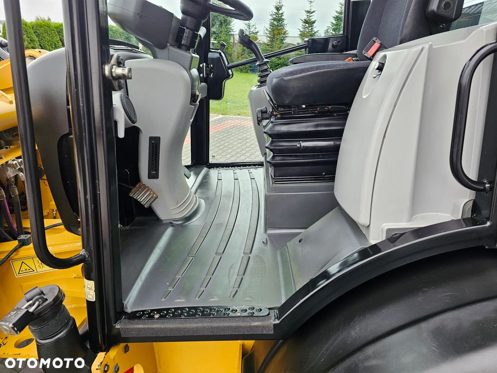 Caterpillar 906 M - 25